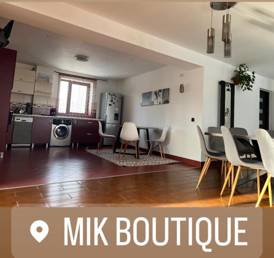 Vila Mik Guesthouse Sacele Luaran gambar